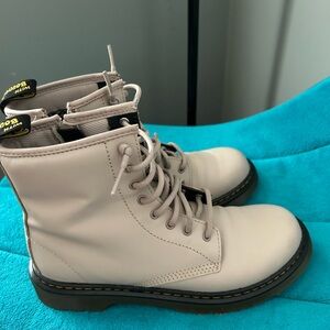 Dr Marten Boots